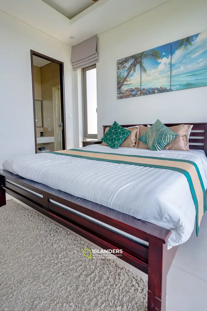 3-bdrm pool villa with large plot and sea view (Bophut)