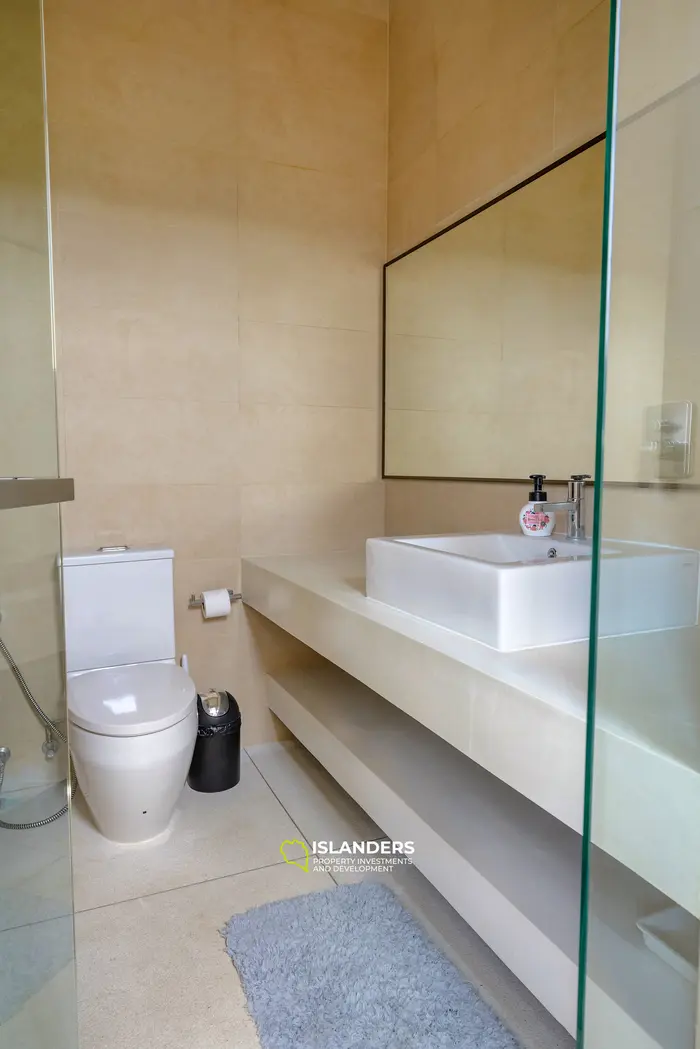 3-bdrm pool villa with large plot and sea view (Bophut)