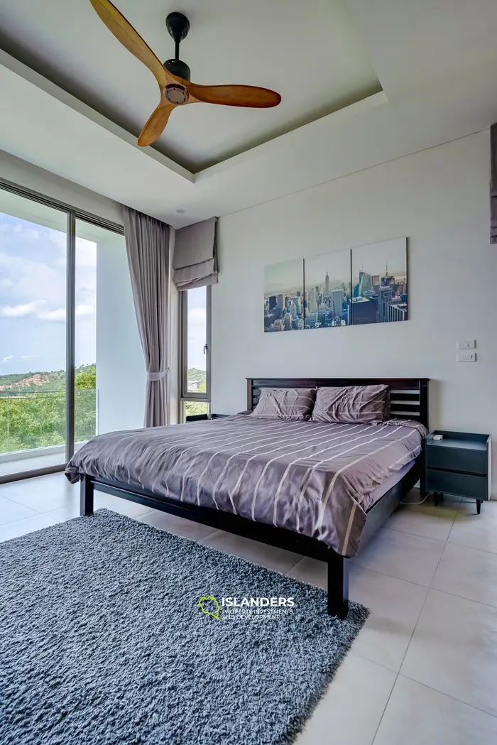 3-bdrm pool villa with large plot and sea view (Bophut)