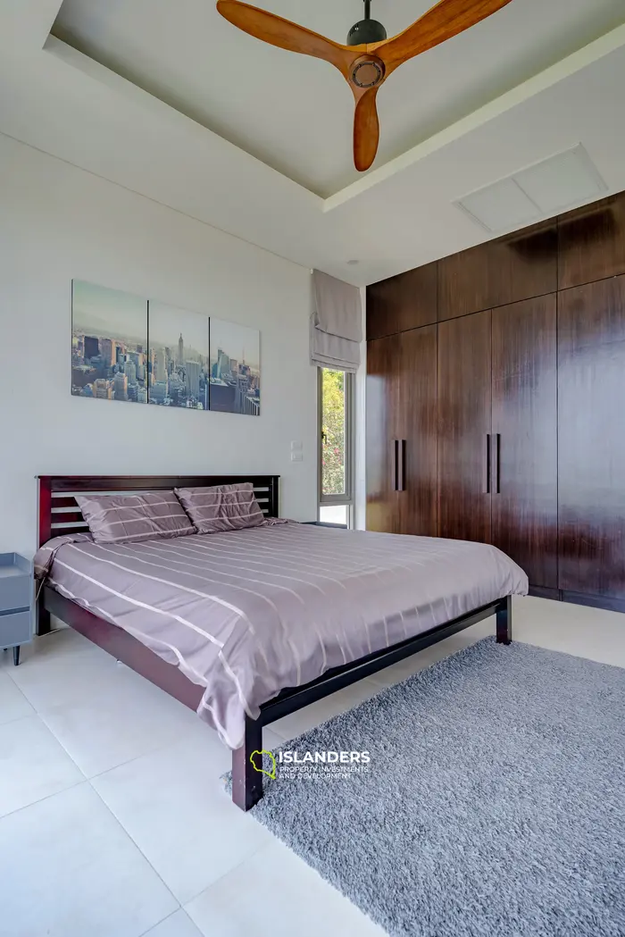 3-bdrm pool villa with large plot and sea view (Bophut)