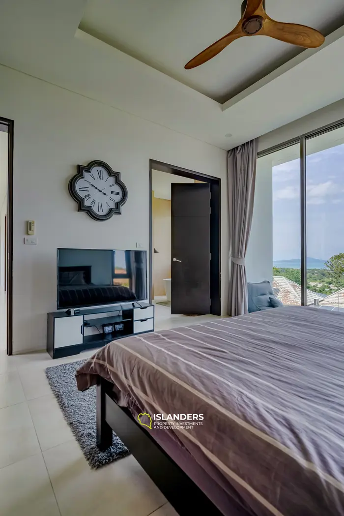 3-bdrm pool villa with large plot and sea view (Bophut)