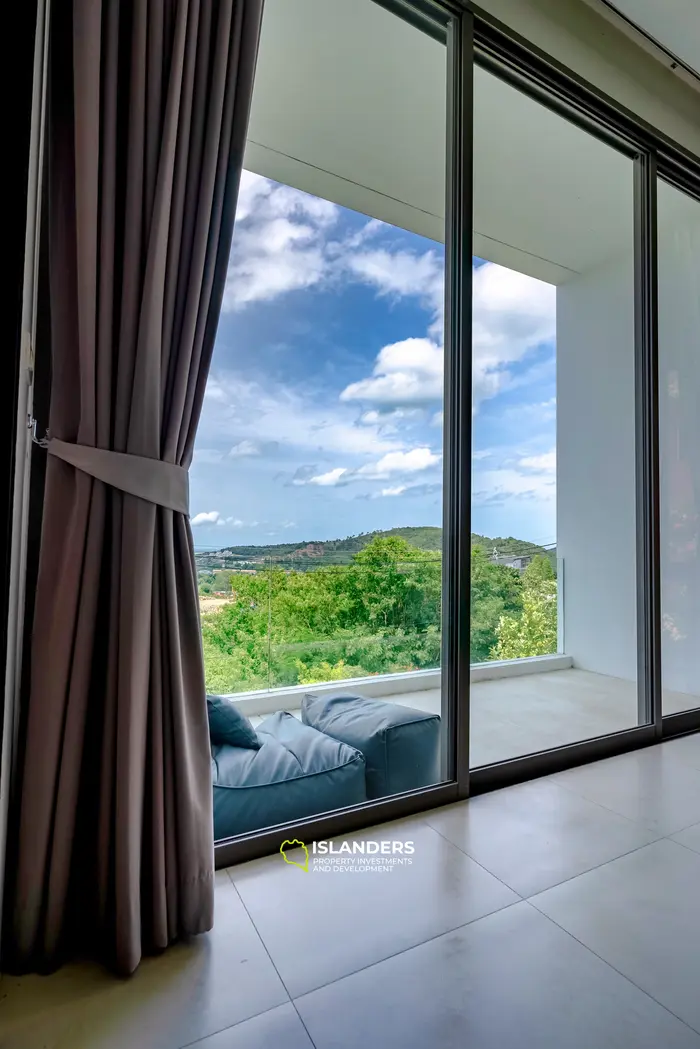 3-bdrm pool villa with large plot and sea view (Bophut)