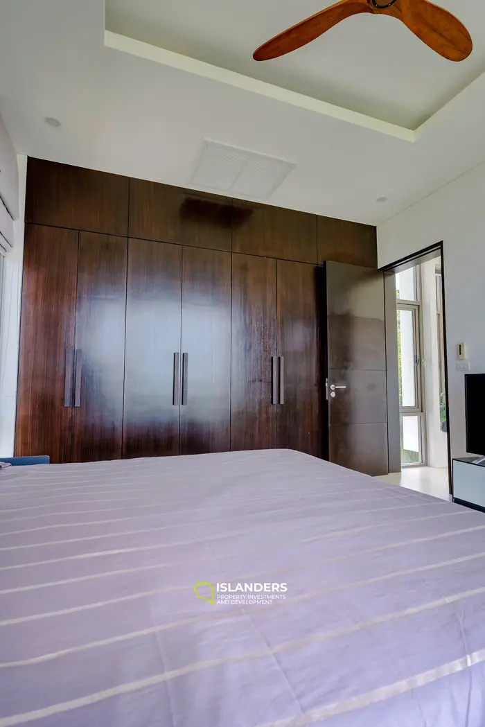 3-bdrm pool villa with large plot and sea view (Bophut)