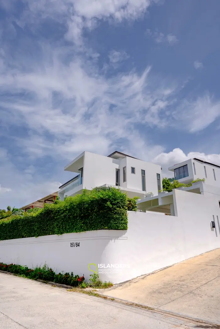 3-bdrm pool villa with large plot and sea view (Bophut)