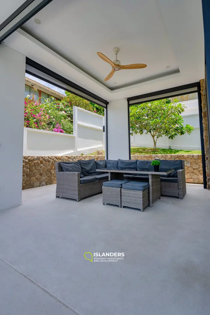 3-bdrm pool villa with large plot and sea view (Bophut)