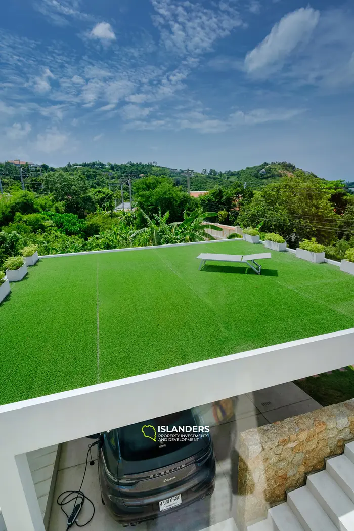 3-bdrm pool villa with large plot and sea view (Bophut)