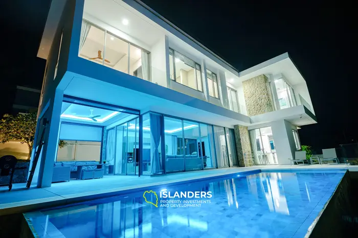 3-bdrm pool villa with large plot and sea view (Bophut)