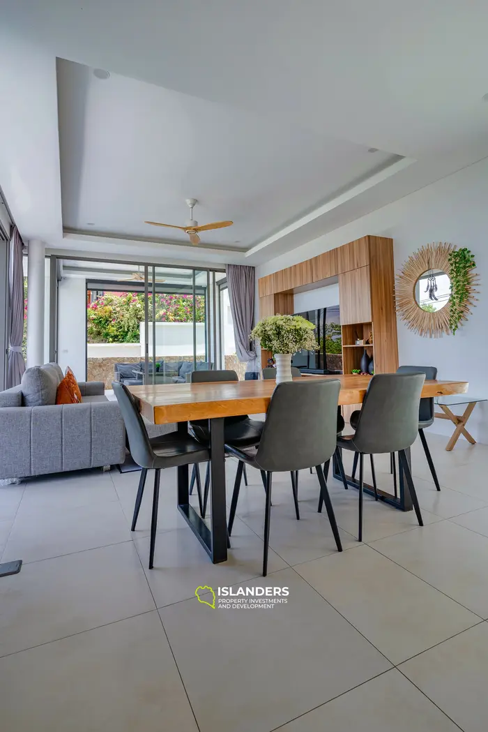 3-bdrm pool villa with large plot and sea view (Bophut)