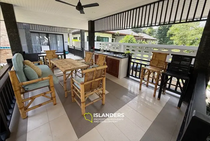 Comfortable 4-bdrm pool villa in a sought-after area (Maenam)