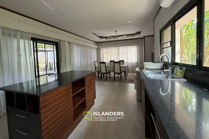 Comfortable 4-bdrm pool villa in a sought-after area (Maenam)