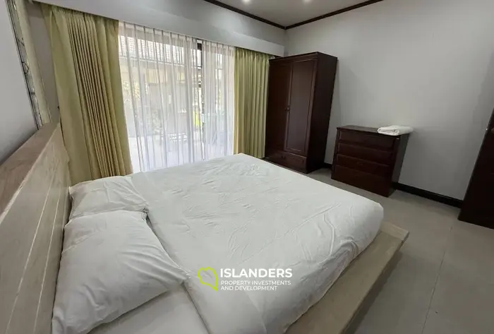 Comfortable 4-bdrm pool villa in a sought-after area (Maenam)