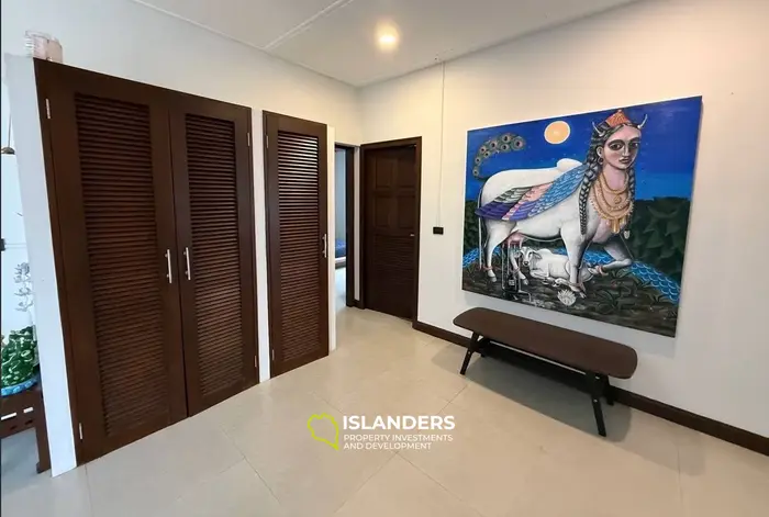 Comfortable 4-bdrm pool villa in a sought-after area (Maenam)