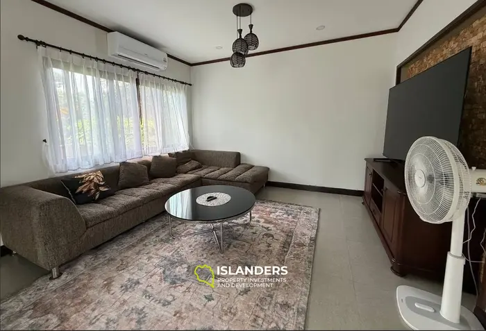 Comfortable 4-bdrm pool villa in a sought-after area (Maenam)