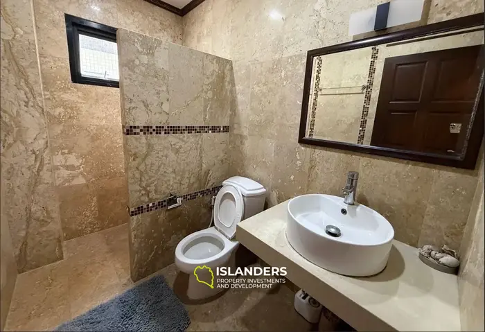 Comfortable 4-bdrm pool villa in a sought-after area (Maenam)