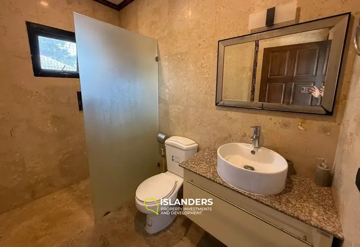 Comfortable 4-bdrm pool villa in a sought-after area (Maenam)