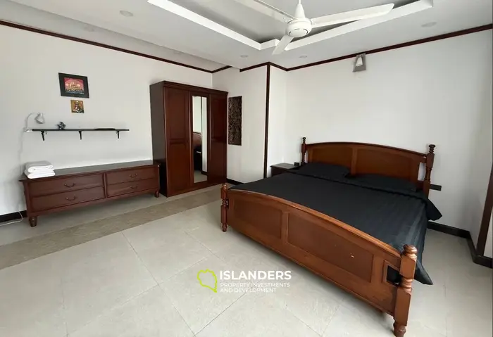 Comfortable 4-bdrm pool villa in a sought-after area (Maenam)