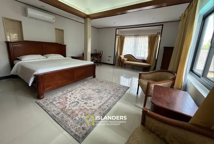 Comfortable 4-bdrm pool villa in a sought-after area (Maenam)