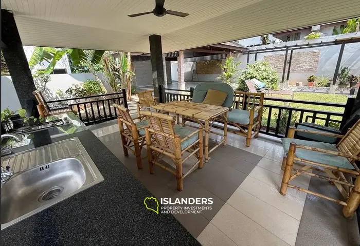 Comfortable 4-bdrm pool villa in a sought-after area (Maenam)