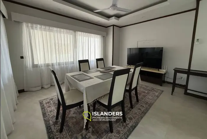 Comfortable 4-bdrm pool villa in a sought-after area (Maenam)