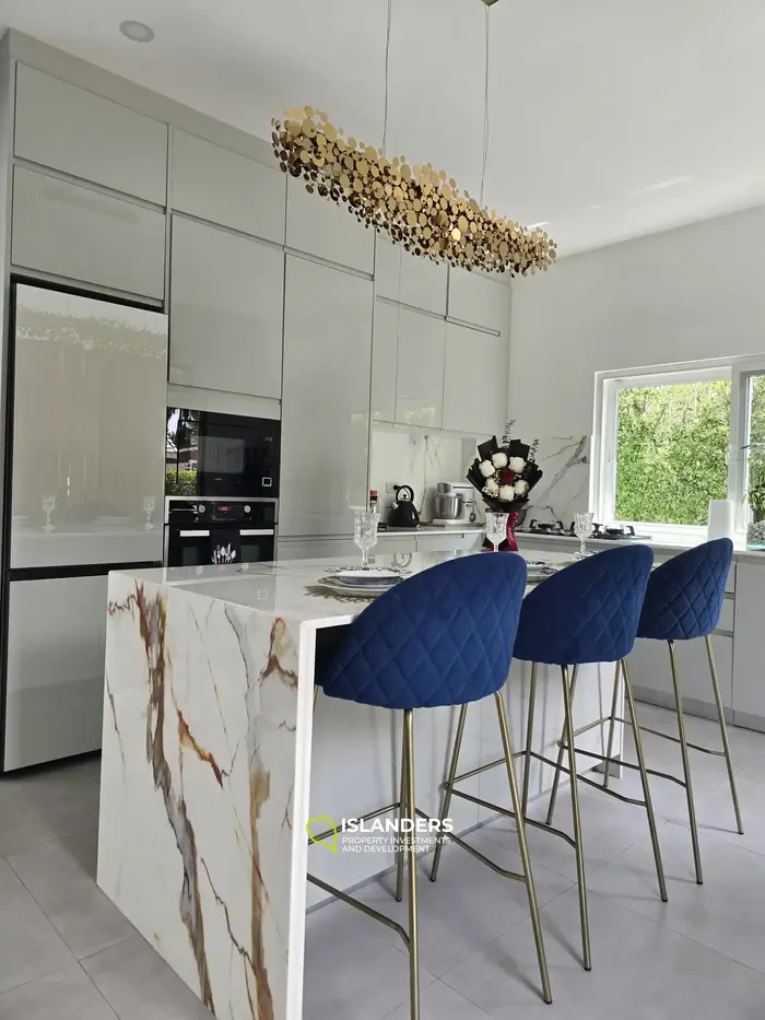 Modern 3-bedroom pool villa