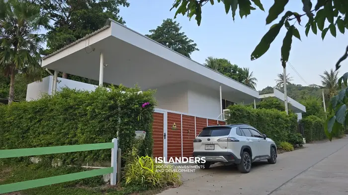 Modern 3-bedroom pool villa