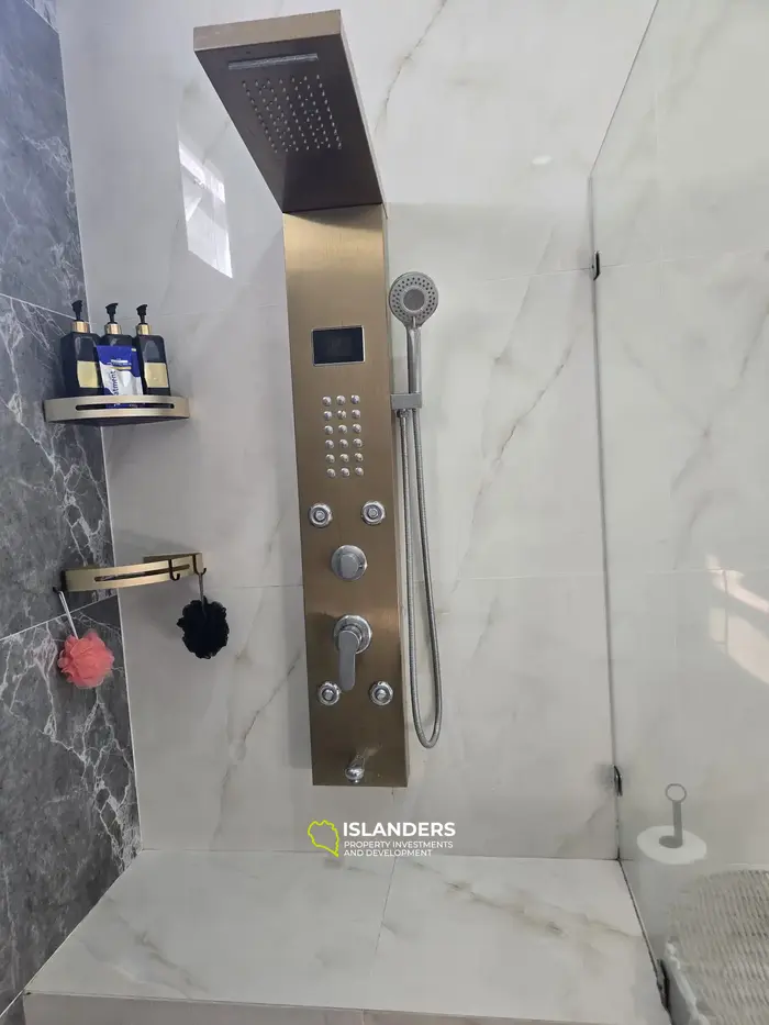 Modern 3-bedroom pool villa