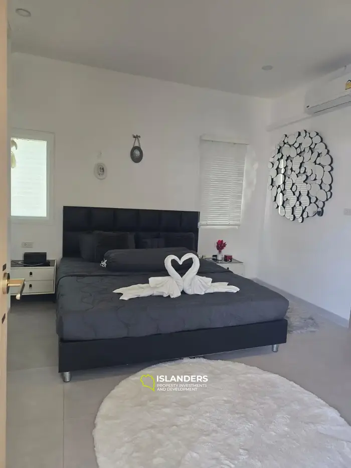 Modern 3-bedroom pool villa