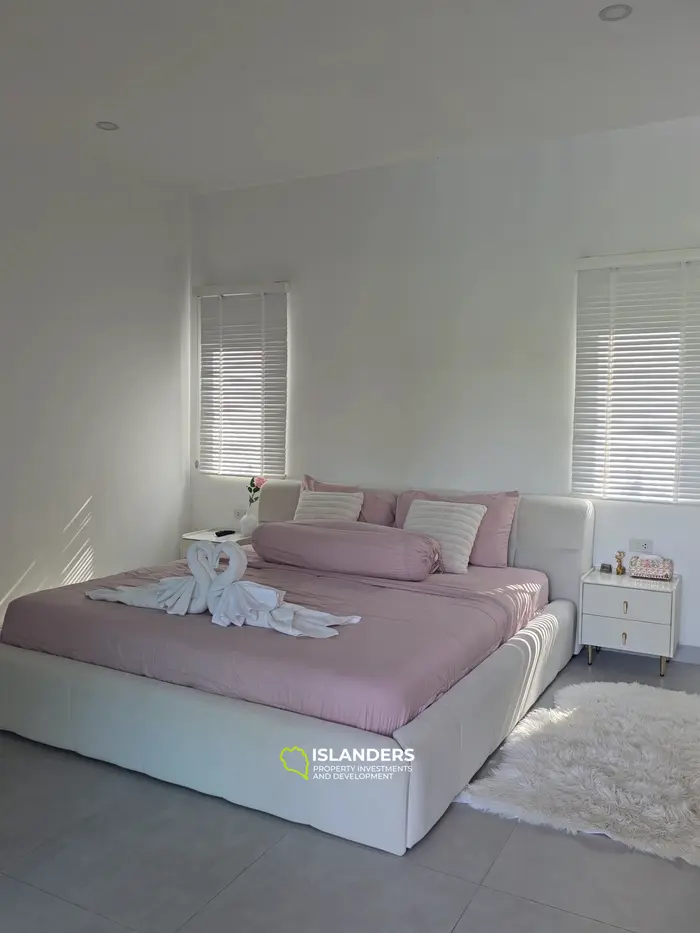 Modern 3-bedroom pool villa