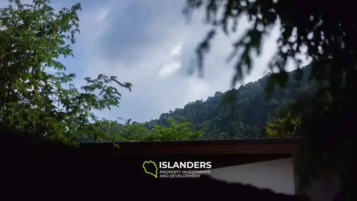 Private pool villa near the beach