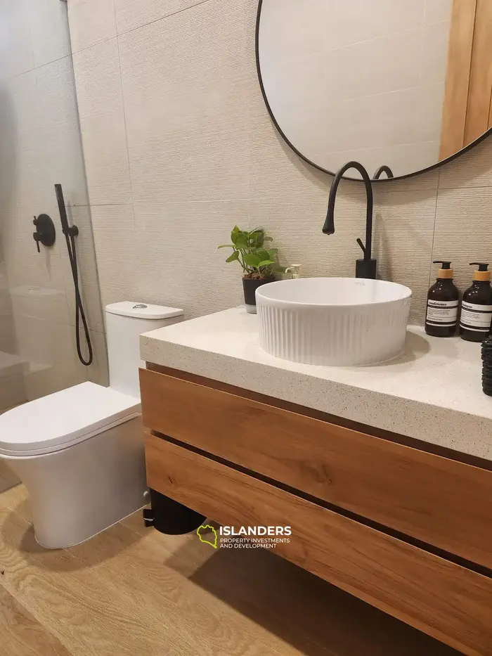 Walking distance to the beach 3-bedroom pool villas