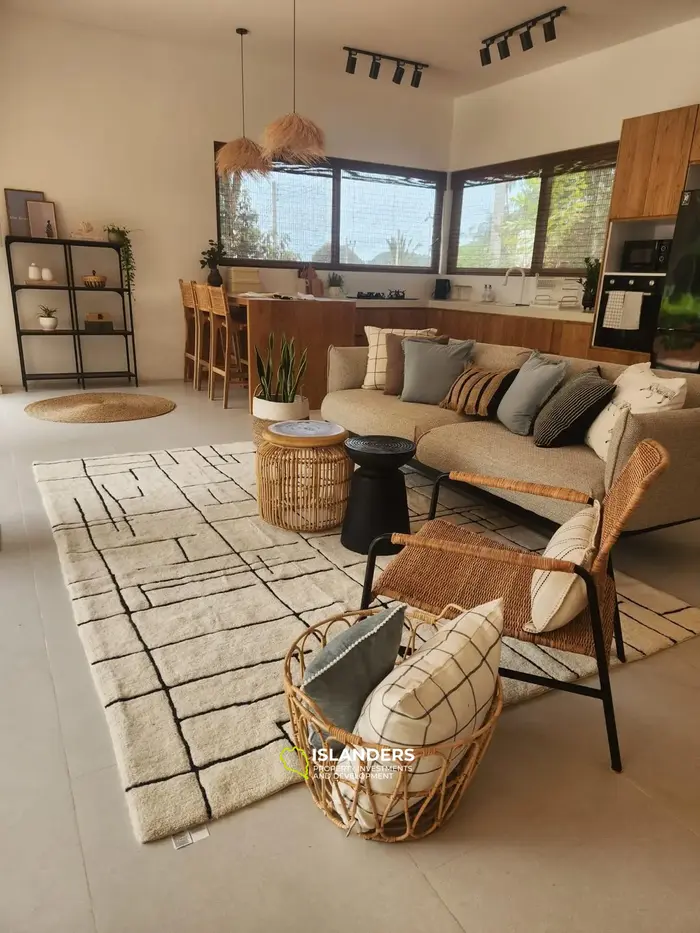 Walking distance to the beach 3-bedroom pool villas