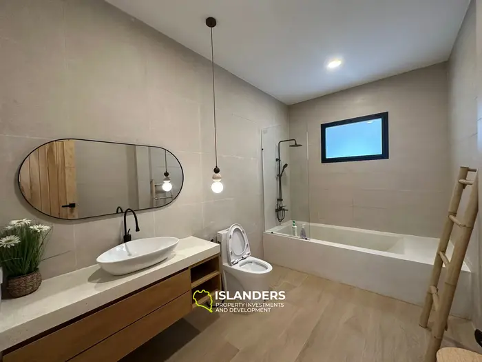 Walking distance to the beach 3-bedroom pool villas