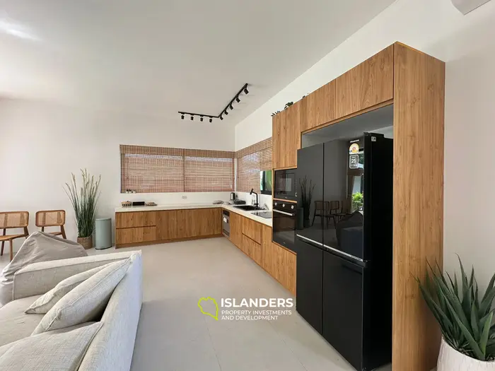 Walking distance to the beach 3-bedroom pool villas
