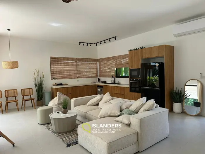 Walking distance to the beach 3-bedroom pool villas