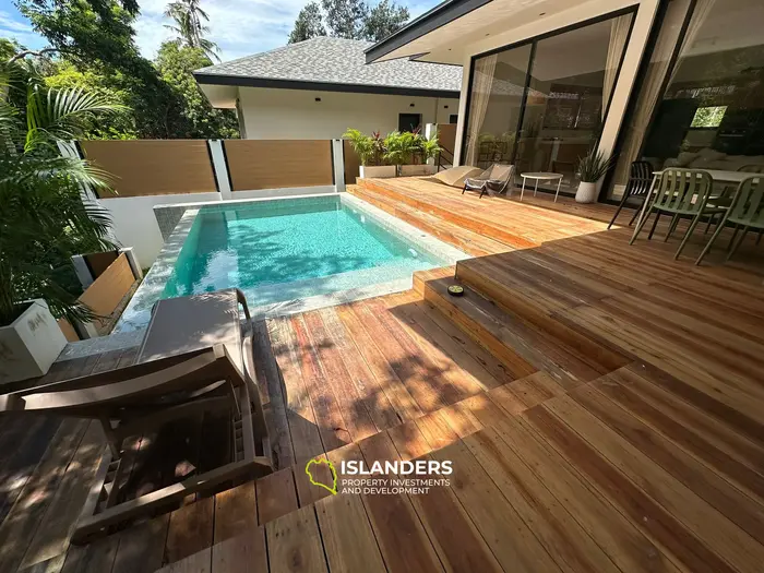 Walking distance to the beach 3-bedroom pool villas