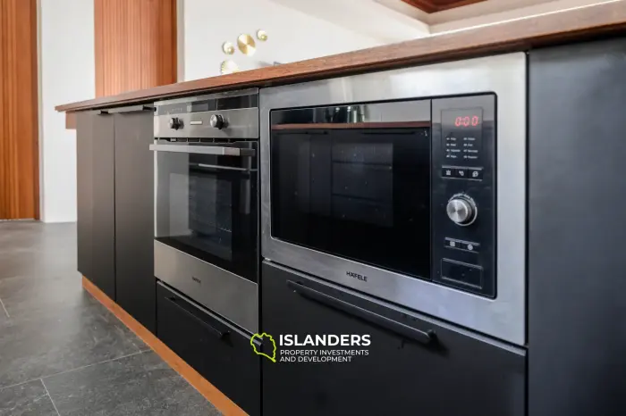 🌅 Oceanview Sunset Villa – 4BR Private Estate with Infinity Pool 