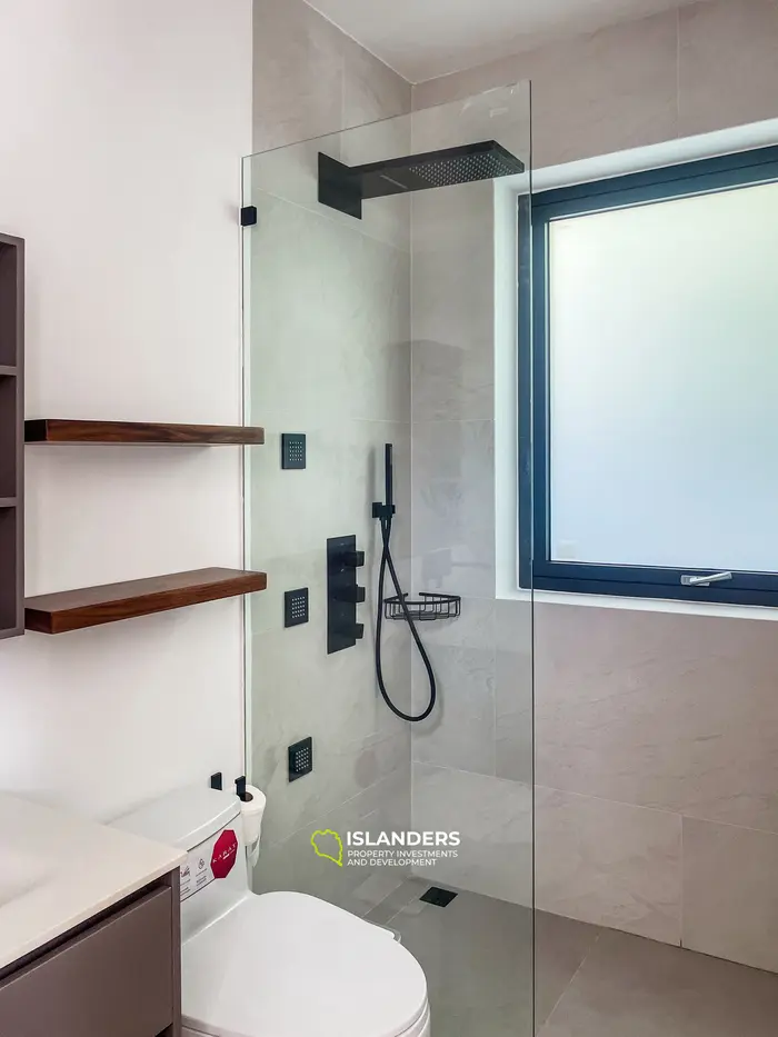 4 bdrm villa with magnificent pool view (Choeng Mon)