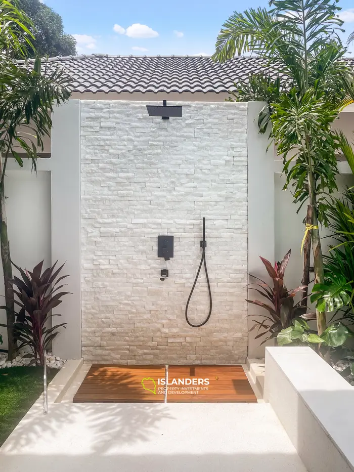 4 bdrm villa with magnificent pool view (Choeng Mon)