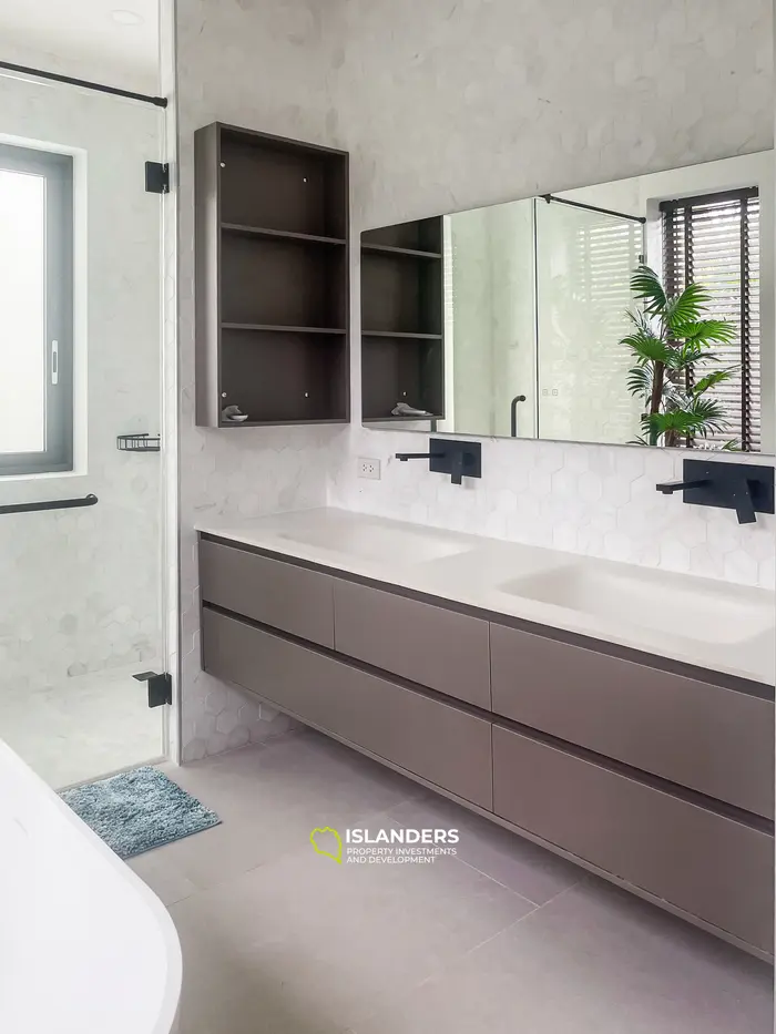 4 bdrm villa with magnificent pool view (Choeng Mon)