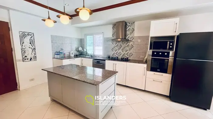 4-bdrm pool villa in the heart of the Island (Bophut)