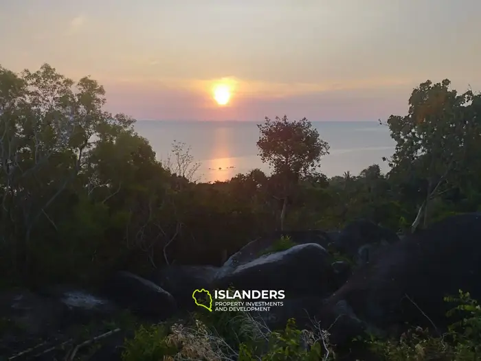 Amazing 5,816 m2 sea view land for lease