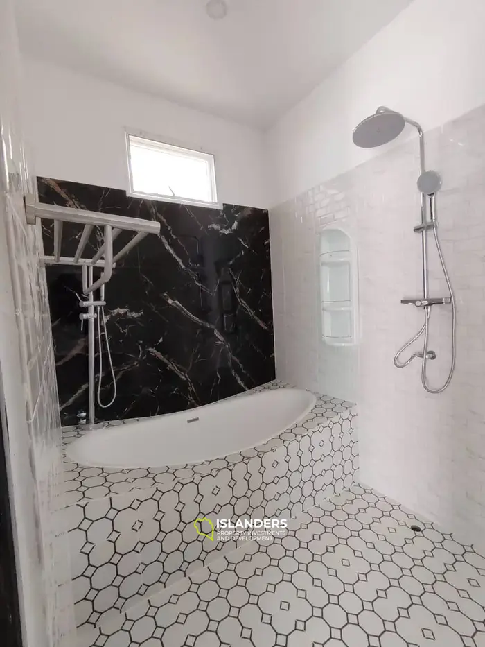 🌟 Unique Opportunity: Modern 3-Bedroom Villa for Leasehold (20 Years) in Ban Madua Wan 