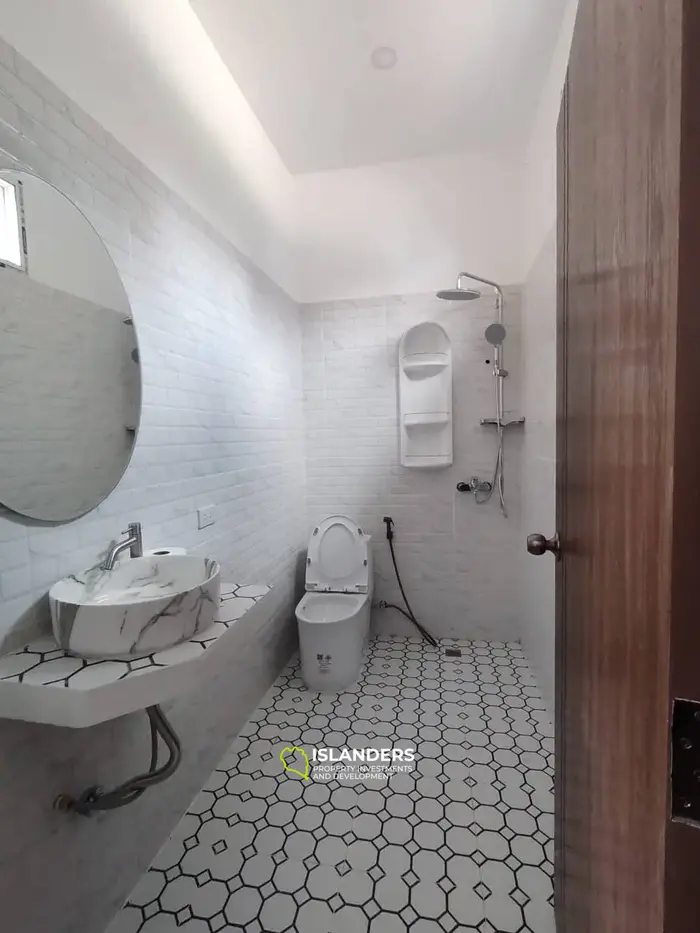 🌟 Unique Opportunity: Modern 3-Bedroom Villa for Leasehold (20 Years) in Ban Madua Wan 