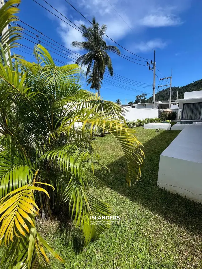 Comfortable 3-bdrm pool villa with mountain views (Lamai)