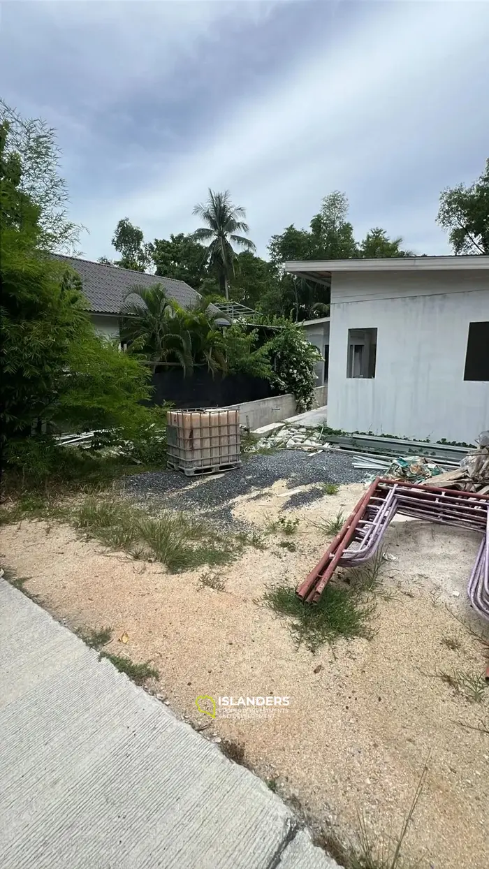 Land for Lease with 4 houses on it in Koh Phangan