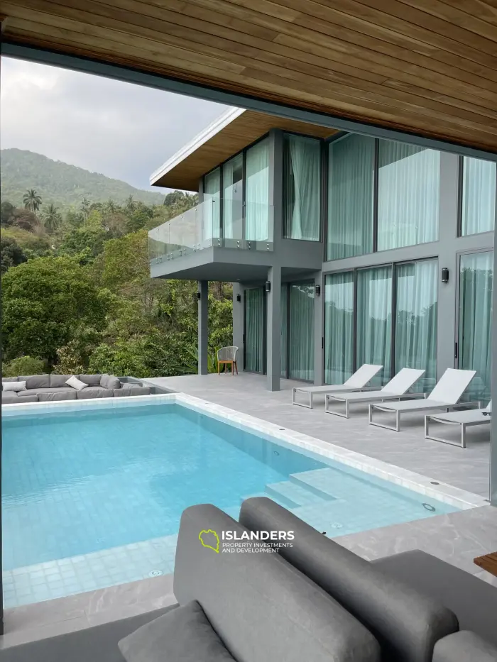 Luxurious 3BD Villa with Stunning Sea Views and Energy independence in Chaloklum (KPG)