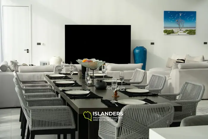 Luxurious 3BD Villa with Stunning Sea Views and Energy independence in Chaloklum (KPG)