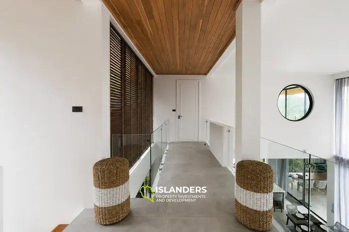 Luxurious 3BD Villa with Stunning Sea Views and Energy independence in Chaloklum (KPG)