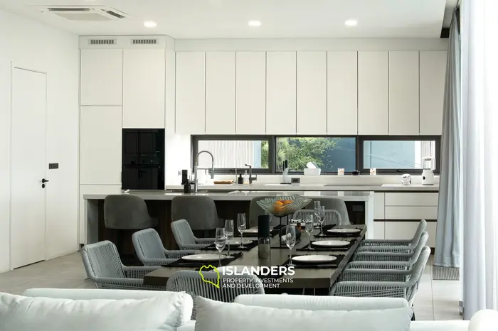 Luxurious 3BD Villa with Stunning Sea Views and Energy independence in Chaloklum (KPG)
