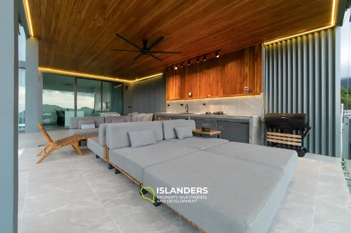 Luxurious 3BD Villa with Stunning Sea Views and Energy independence in Chaloklum (KPG)
